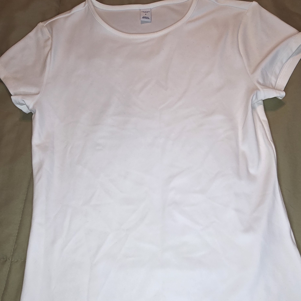 Arizona Jean Company Women's White Short Sleeve Tee
